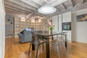 Heart of Ferrara's History Apartment